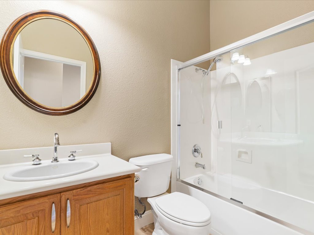 1360 McPrince Ln, Brentwood 23 1360 McPrince Ln 30 Bathroom