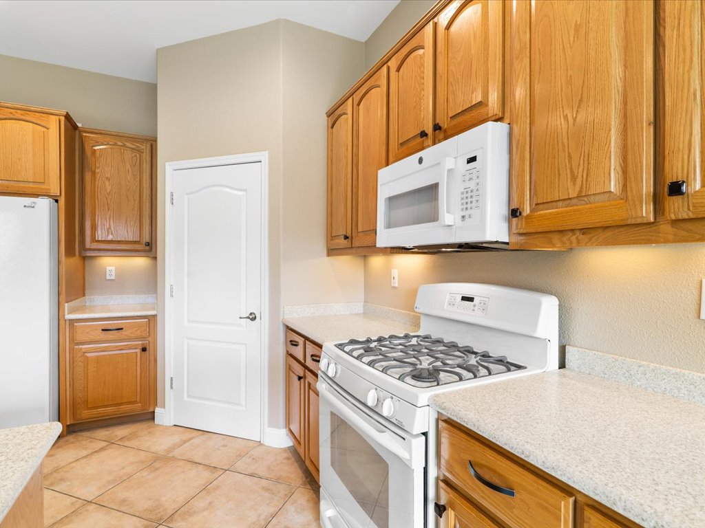 1360 McPrince Ln, Brentwood 16 1360 McPrince Ln 37 Kitchen