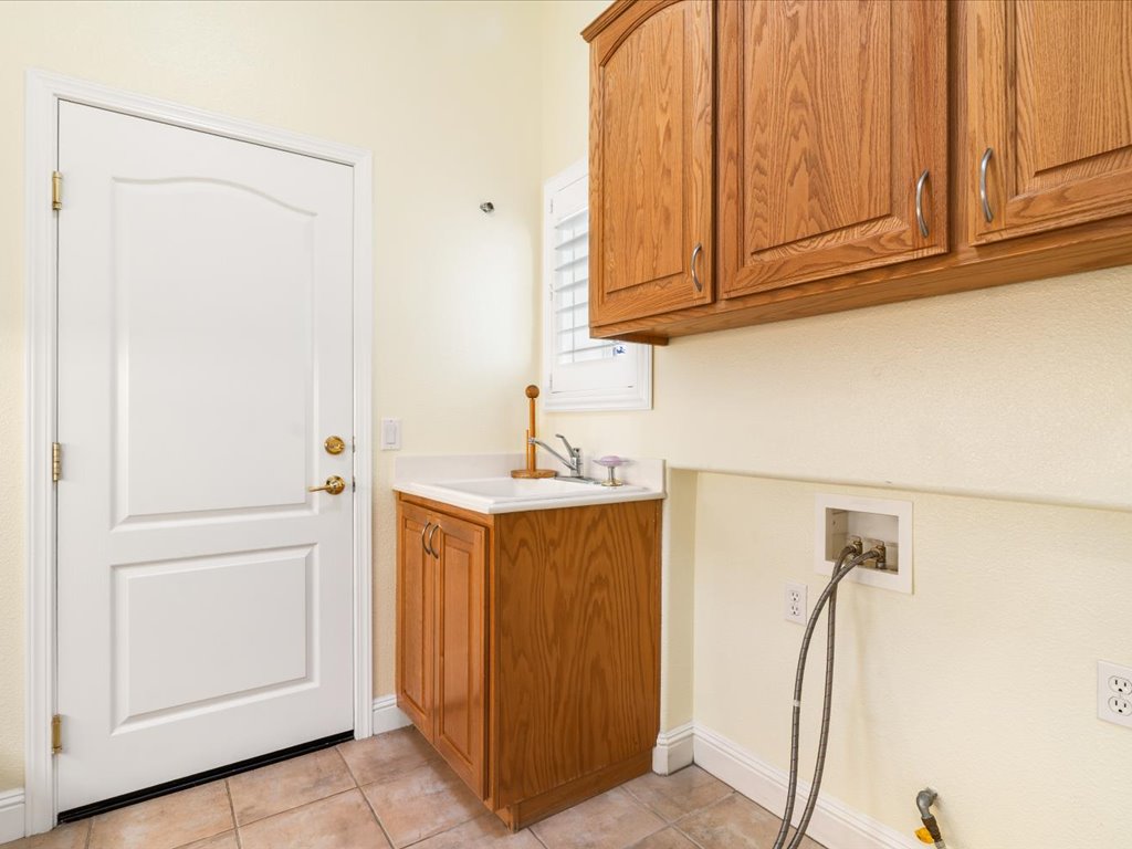 1360 McPrince Ln, Brentwood 12 1360 McPrince Ln 41 Laundry Room