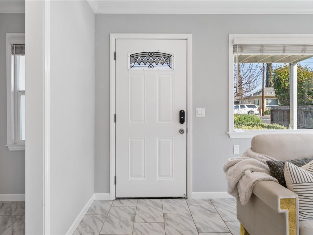 633 N P St Livermore 16 633 N P St 14 Entry