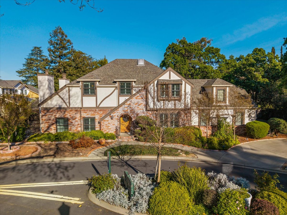 874 Mendenhall Dr 01 Aerial